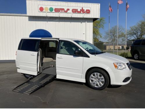 wheelchair van rental Woodstock IL
