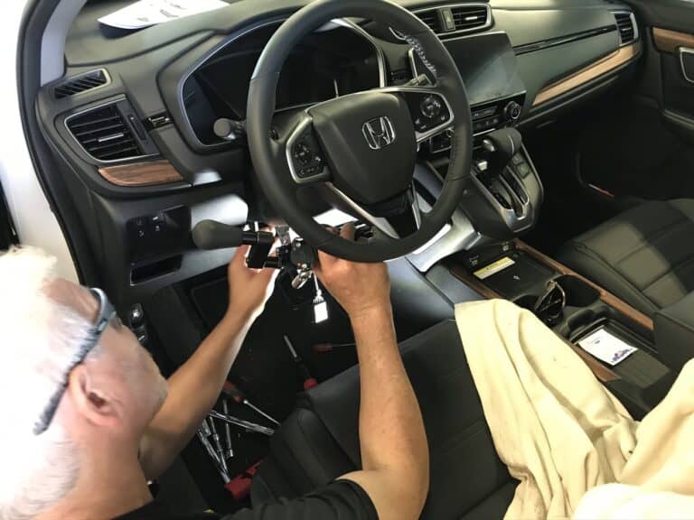 hand controls for cars illinois,adaptive hand controls Woodstock IL,mechanical vs electronic hand controls,hand controls installation near me