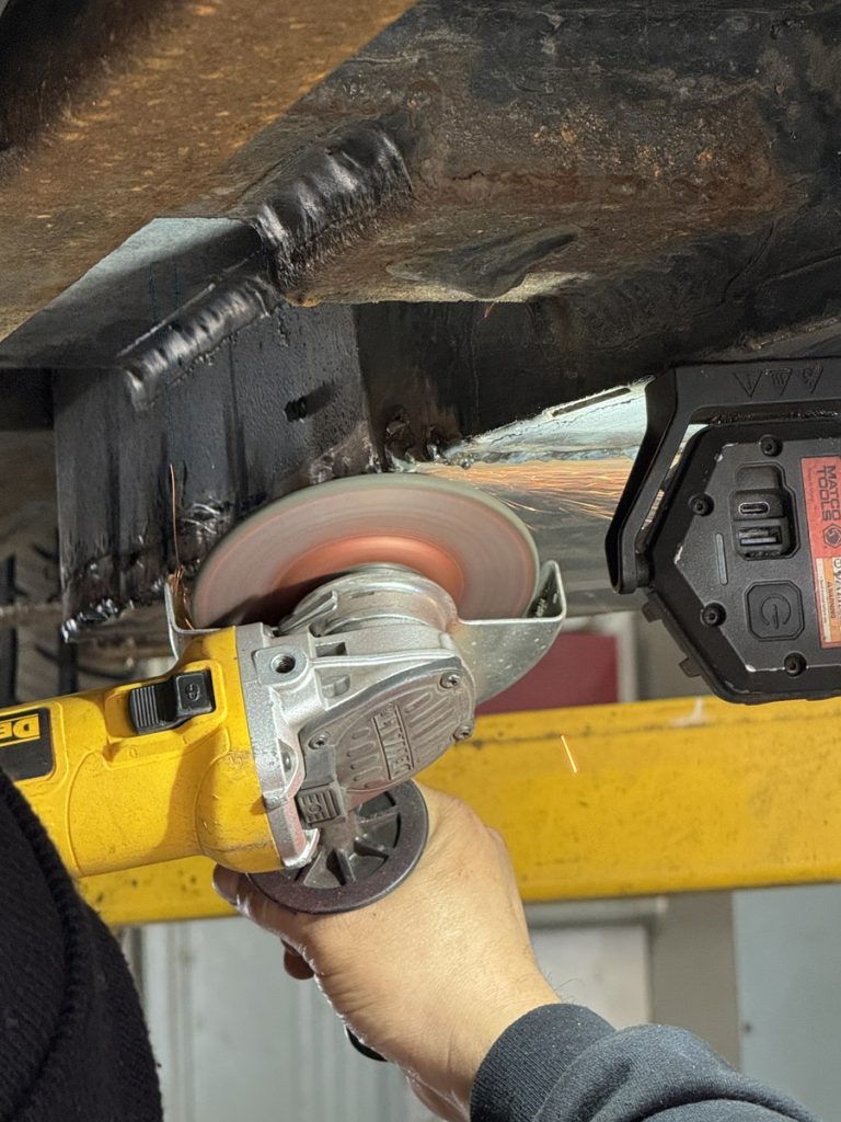 chrysler pacifica floor pockets repair (11)