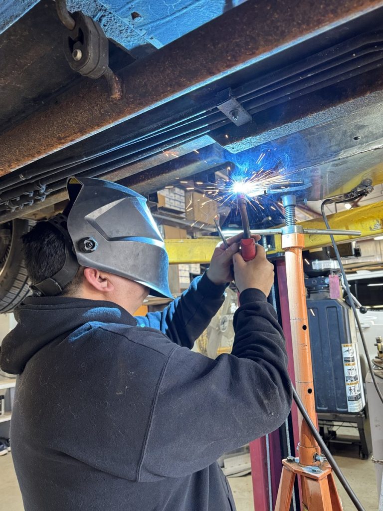 chrysler pacifica floor pockets repair (16)