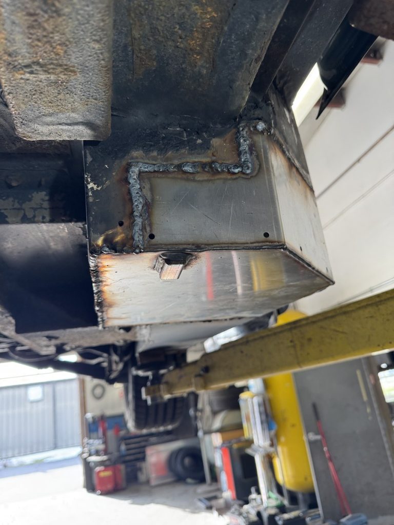 chrysler pacifica floor pockets repair (19)