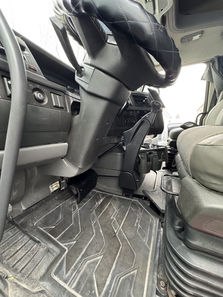 semitruck hand controls installation (1)
